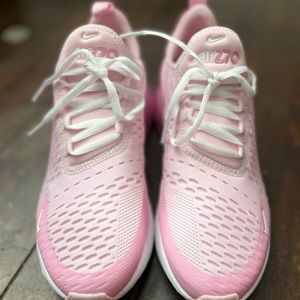 Girls Nike air max 270